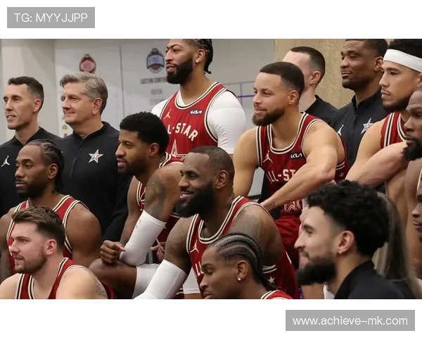 库里全明星赛上演精彩表演引全场欢呼