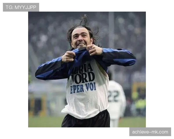 从青涩少年到绿茵传奇：足球新星的成长之路引关注